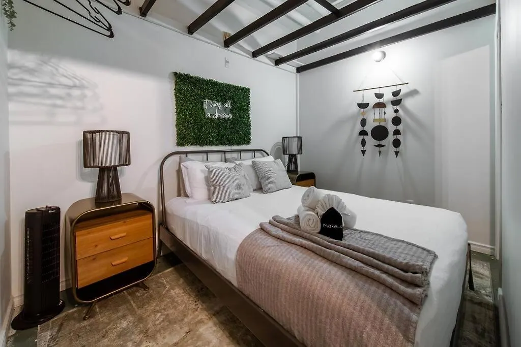 Chic & Cozy Loft Near Rogers Place, Lrt, Jasper Ave 埃德蒙顿
