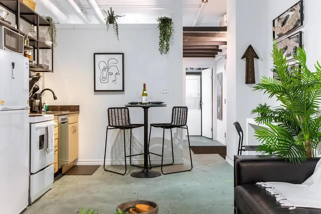Chic & Cozy Loft Near Rogers Place, Lrt, Jasper Ave 埃德蒙顿 加拿大