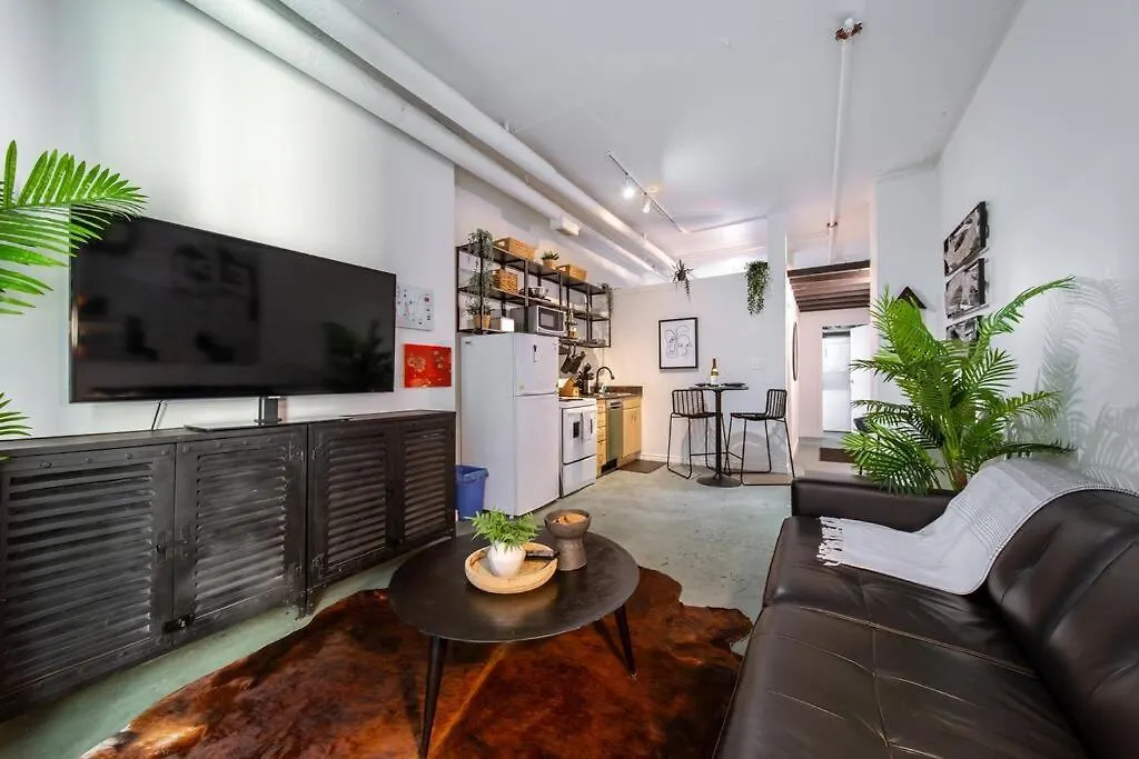 Chic & Cozy Loft Near Rogers Place, Lrt, Jasper Ave 埃德蒙顿 0*,