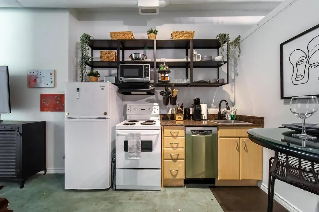 Chic & Cozy Loft Near Rogers Place, Lrt, Jasper Ave 埃德蒙顿 加拿大